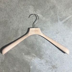 Gimo’s Solid Wood Hanger
